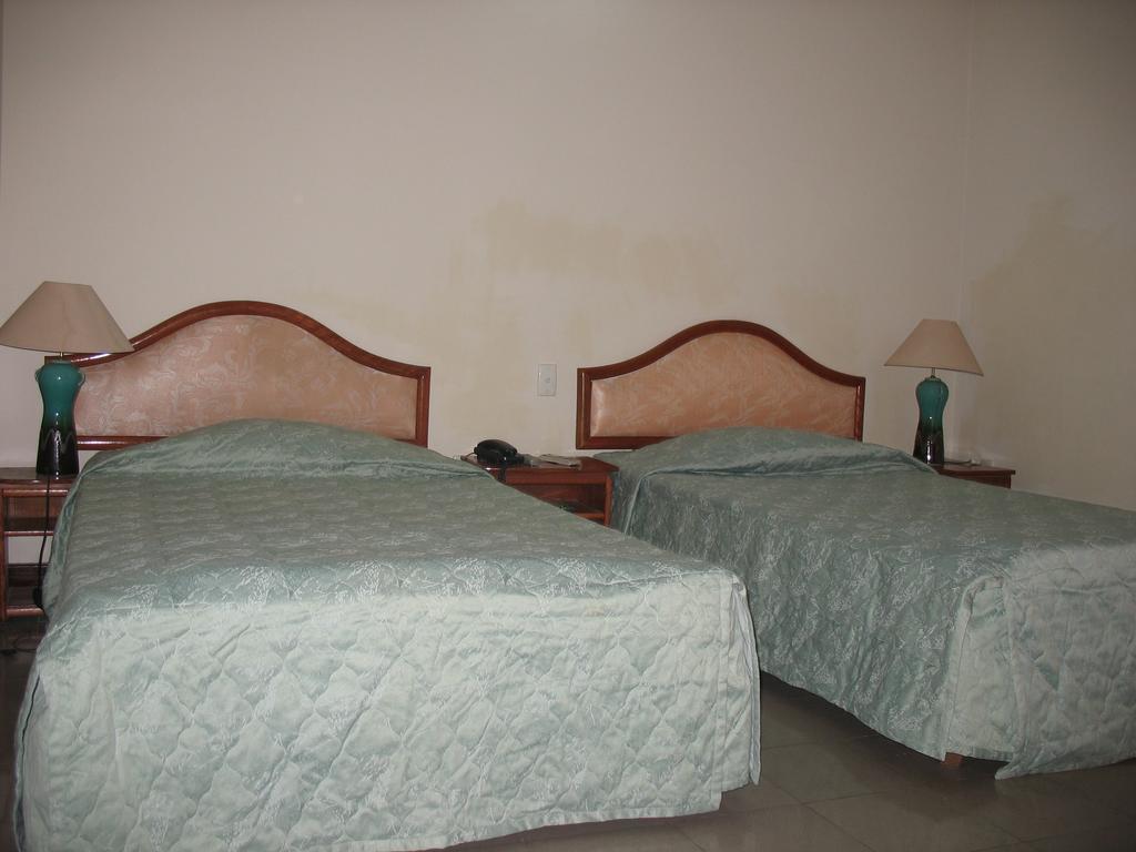 Ngu Binh Hue Hotel Exterior photo