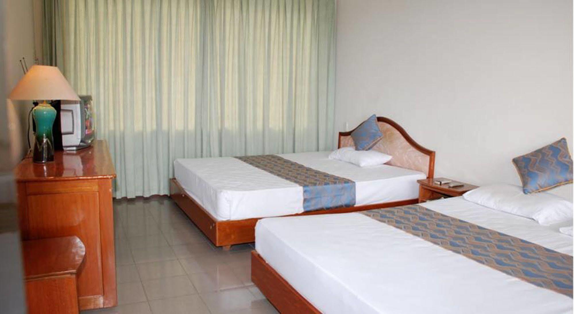 Ngu Binh Hue Hotel Exterior photo