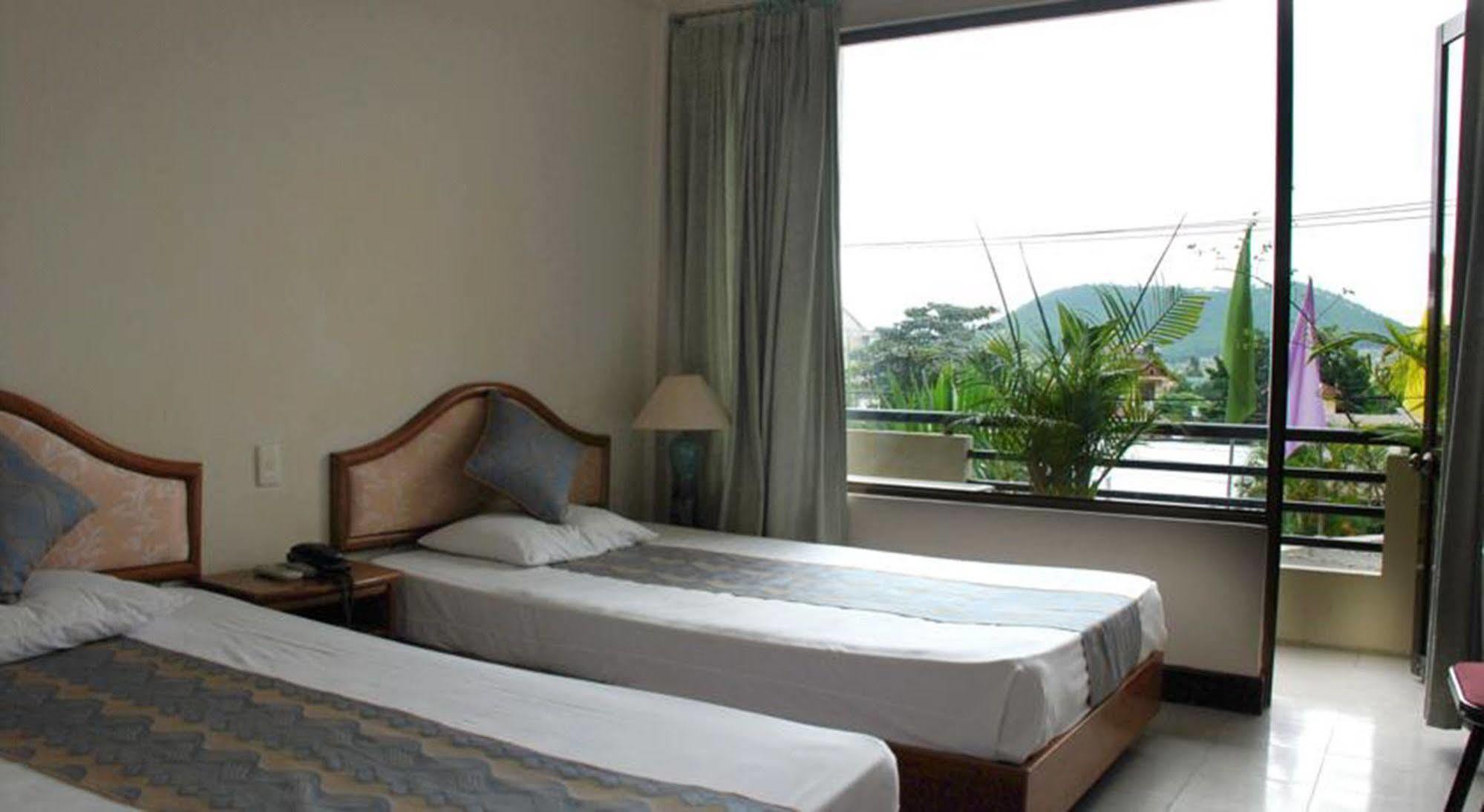 Ngu Binh Hue Hotel Exterior photo