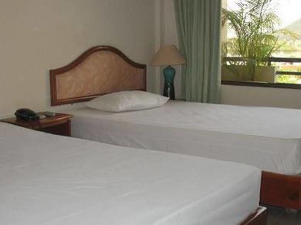 Ngu Binh Hue Hotel Exterior photo