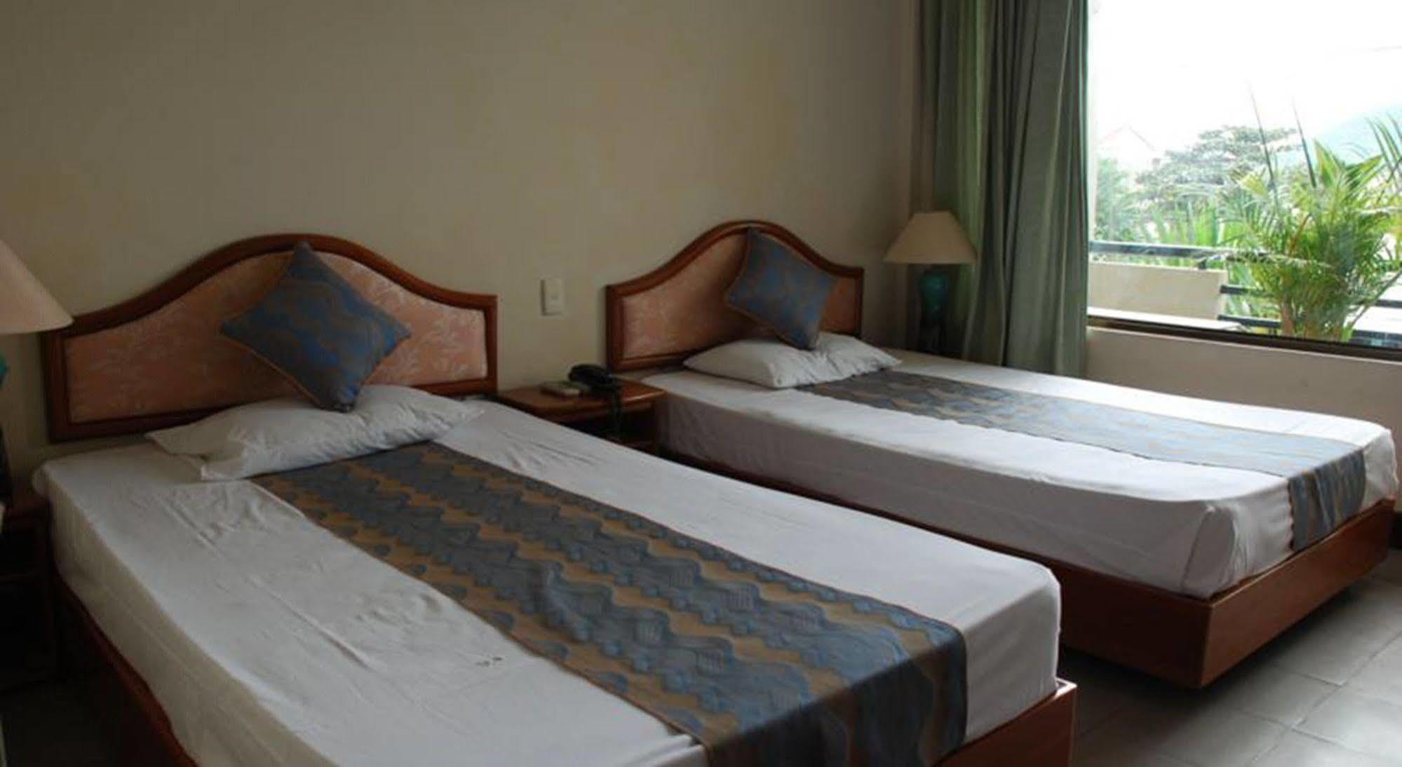 Ngu Binh Hue Hotel Exterior photo